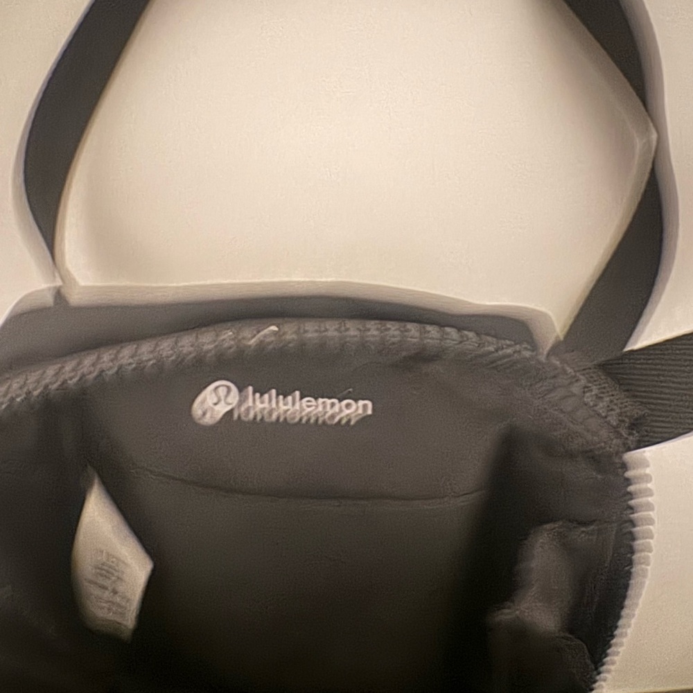 lululemon athletica Black crossbody bag - Picture 3 of 3